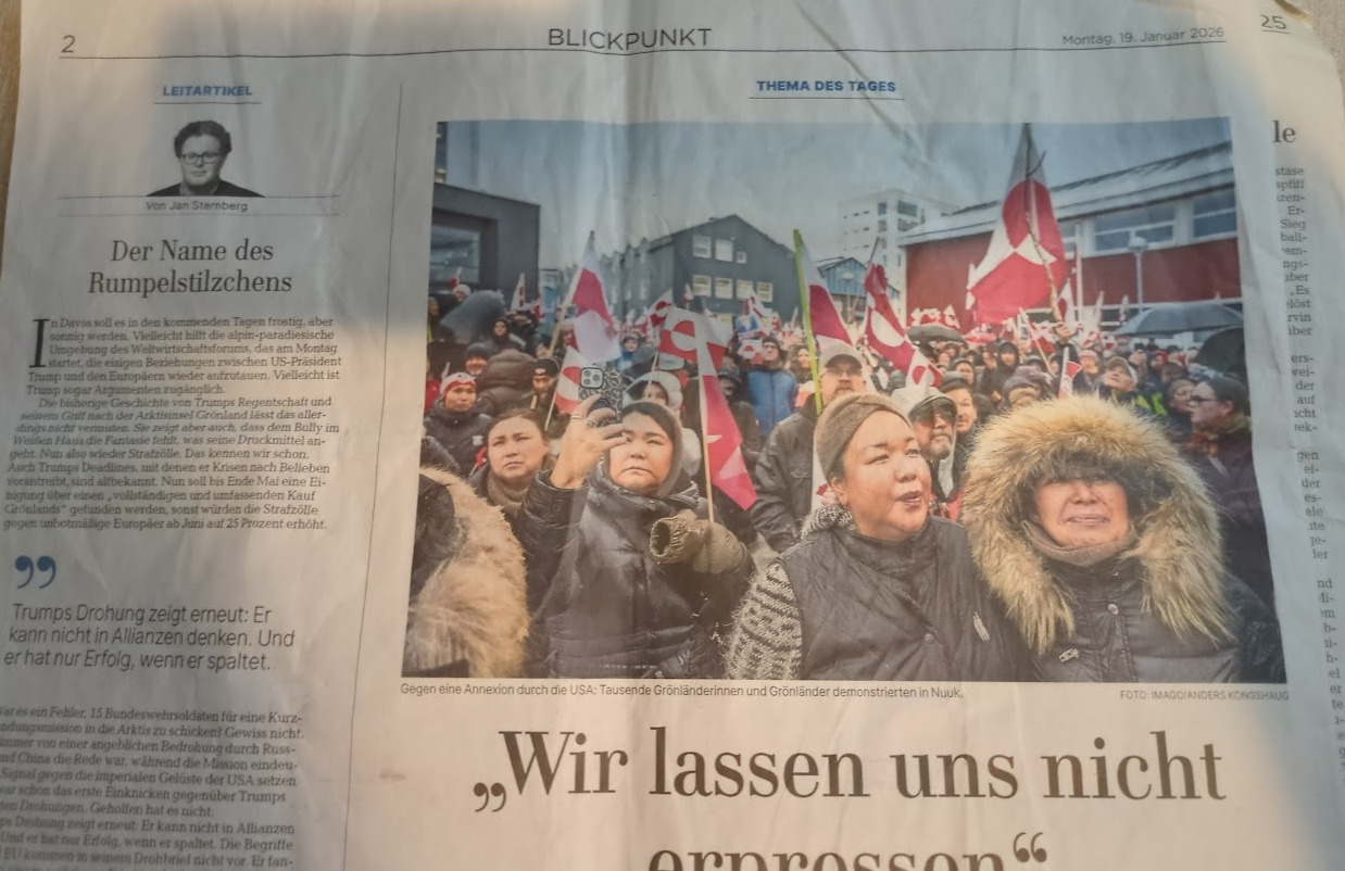 Grönland mit polnischer Flagge